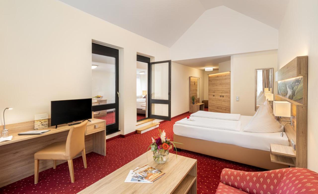 Hotel Moselblick Виннинген Экстерьер фото