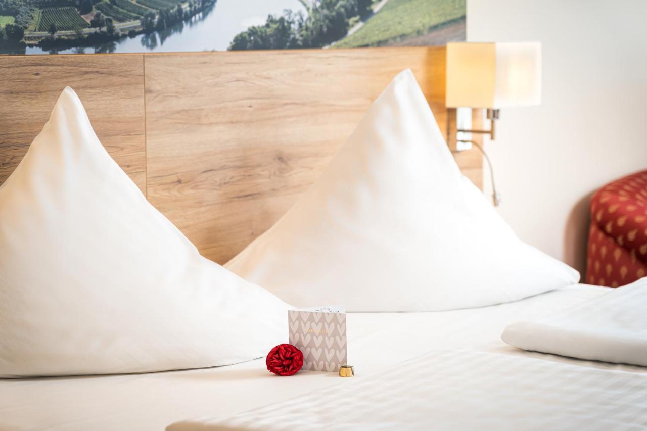 Hotel Moselblick Виннинген Экстерьер фото